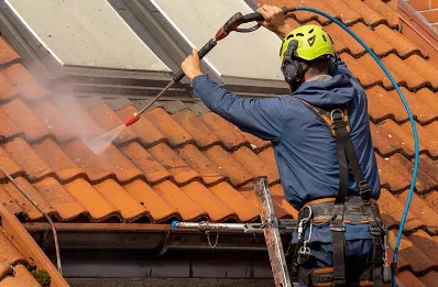 Démoussage et hydrofuge de toiture à Corpe